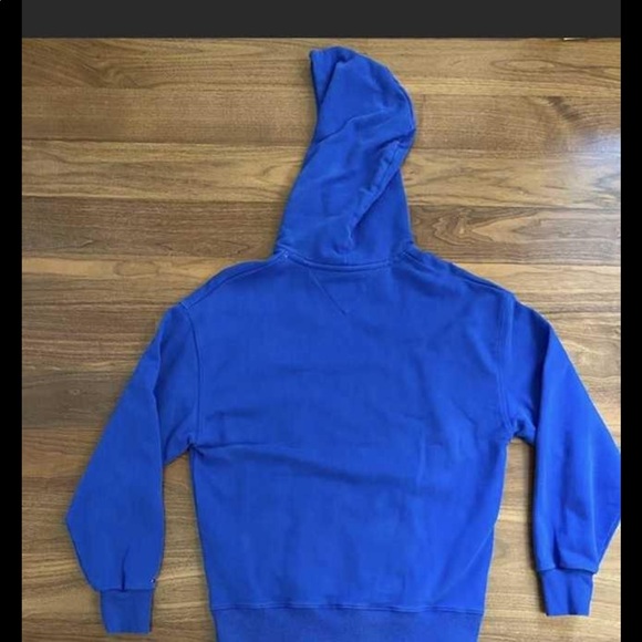 Tommy Hilfiger sweater - Picture 2 of 4